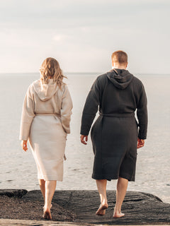 tuotekuva_miesten_naistenvohvelikylpytakki_darkgrey_lightbeige_3