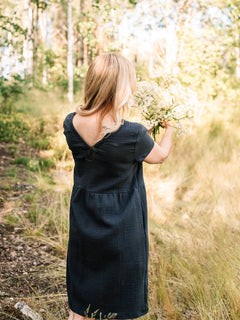 tuotekuva_naistenharsomekko_dark_grey_fbe88885-1f57-456f-86cd-d933f8bdd03a