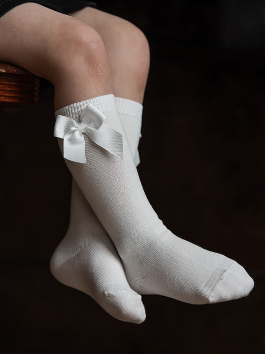 tuotekuva_polvi-sukat_rusetilla_cream