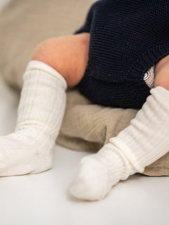 tuotekuva_ribbi-polvisukat_cream