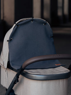 vohvelivaunu_verho_logolla__dark_grey_2